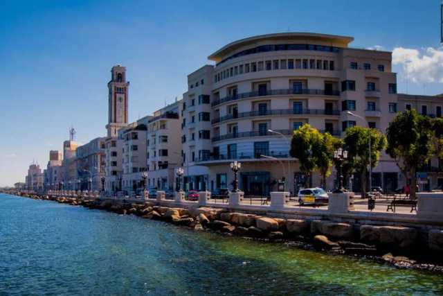 Bari, la storia del "transatlantico" adagiato sul mare: il Grande Albergo delle Nazioni